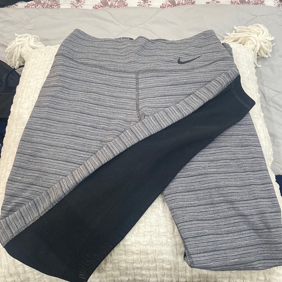 Leggings with mesh on the bottom NIKE